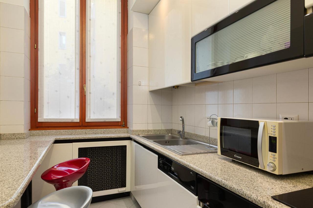 Flat In Citylife Near Metro! Milano Exteriör bild