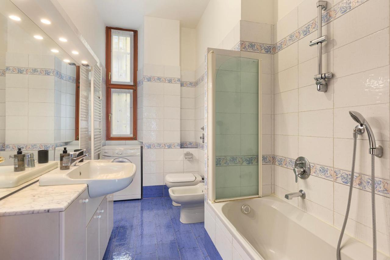 Flat In Citylife Near Metro! Milano Exteriör bild